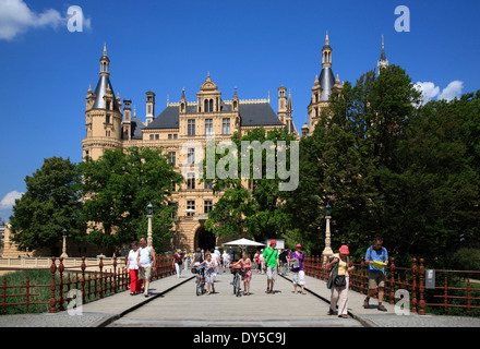 Schweriner Schloss, Brücke, das Schloss Park, Mecklenburg Western Pomerania, Deutschland, Europa Stockfoto