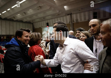 Thessaloniki, Griechenland. 7. April 2014. Der Oppositionsführer Alexis Tsipras hält Rede an SYRIZA Unterstützer und Mitglieder der Partei in Thessaloniki im Convention Center Vellidio, anderthalb Monate vor der doppelten Wahl (Kommunal- und Europawahlen) am 25 Mai. Thessaloniki, Griechenland am 7. April 2014. SYRIZA Führer Alexis Tsipras soll die Europäische Linke Kandidaten benannt werden, der Präsident der Europäischen Kommission. Bildnachweis: Konstantinos Tsakalidis/Alamy Live-Nachrichten Stockfoto