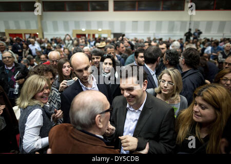 Thessaloniki, Griechenland. 7. April 2014. Der Oppositionsführer Alexis Tsipras hält Rede an SYRIZA Unterstützer und Mitglieder der Partei in Thessaloniki im Convention Center Vellidio, anderthalb Monate vor der doppelten Wahl (Kommunal- und Europawahlen) am 25 Mai. Thessaloniki, Griechenland am 7. April 2014. SYRIZA Führer Alexis Tsipras soll die Europäische Linke Kandidaten benannt werden, der Präsident der Europäischen Kommission. Bildnachweis: Konstantinos Tsakalidis/Alamy Live-Nachrichten Stockfoto