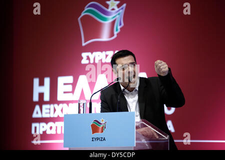 Thessaloniki, Griechenland. 7. April 2014. Der Oppositionsführer Alexis Tsipras hält Rede an SYRIZA Unterstützer und Mitglieder der Partei in Thessaloniki im Convention Center Vellidio, anderthalb Monate vor der doppelten Wahl (Kommunal- und Europawahlen) am 25 Mai. Thessaloniki, Griechenland am 7. April 2014. SYRIZA Führer Alexis Tsipras soll die Europäische Linke Kandidaten benannt werden, der Präsident der Europäischen Kommission. Bildnachweis: Konstantinos Tsakalidis/Alamy Live-Nachrichten Stockfoto