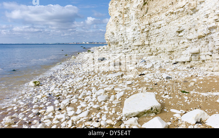 IEW von hohen Kreidefelsen bei Dänen Deich Blick über die Nordsee in Richtung Bridlington, Yorkshire, Großbritannien. Stockfoto