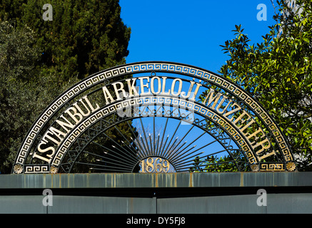 Eintritt in das Museum für Archäologie, Stadtteil Sultanahmet, Istanbul, Türkei Stockfoto