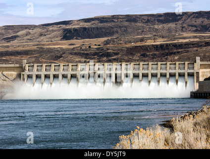 Chief Joseph Dam, zweitgrößte Produzent von macht in den USA, Wasserkraftwerk am Columbia River, Washington State, USA Stockfoto