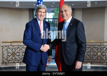 Marokkanische Außenminister begrüßt Sekretär Kerry vor strategischen Dialog in Rabat Stockfoto