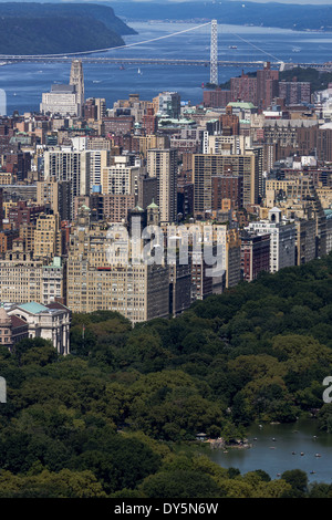 Luftaufnahme über Central Park Upper West Side und Hudson River, Blick nach Norden vom Rockefeller Center Aussichtsplattform Stockfoto