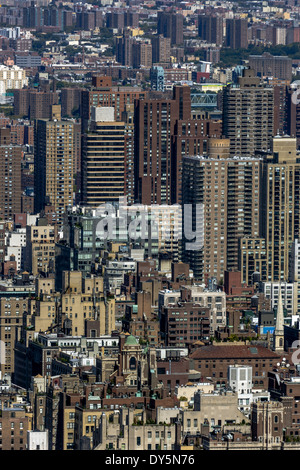 Hohen Aussichtspunkt mit Blick auf New York City Gebäude Stockfoto