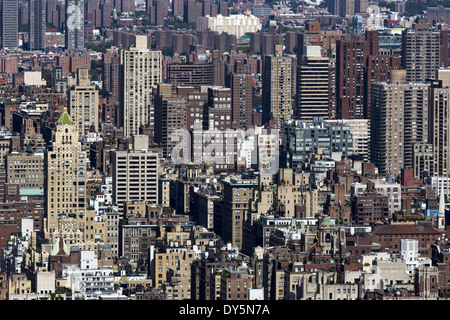 Hohe Aussichtspunkt über Gebäude in Manhattan New York City USA suchen Stockfoto