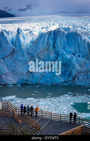 Der Perito-Moreno-Gletscher ist ein Gletscher im Nationalpark Los Glaciares im Südwesten der Provinz Santa Cruz, Argentinien.