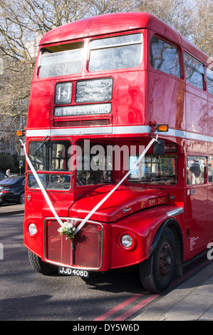 Heritage Routemaster Bus gemietet für Hochzeit, London England Vereinigtes Königreich UK Stockfoto