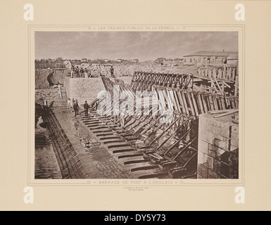 Die Barrage de Port a l'Anglais ist ein Staudamm in der Region Ile-de-France in der Nähe von Vitry-sur-seine. Sie ist Teil des Hochwasserschutzsystems der Region und dient als wichtiger Bestandteil der Wasserbewirtschaftung. Stockfoto