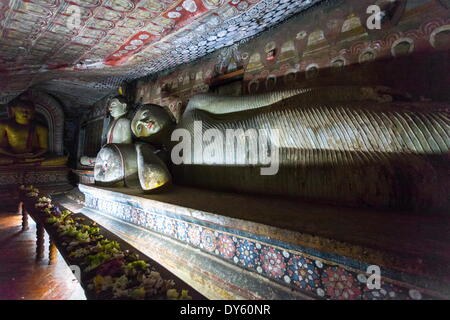 Liegender Buddha, Royal Felsentempel, goldenen Tempel von Dambulla, UNESCO-Weltkulturerbe, Dambulla, Sri Lanka, Asien Stockfoto