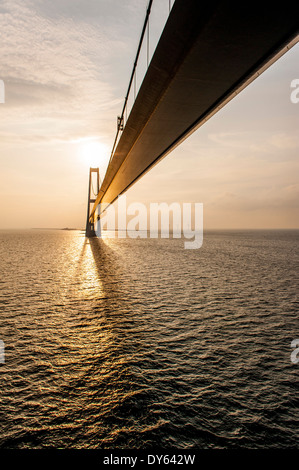 Öresund-Brücke zwischen Scania und Danmark während Sun set, Ostsee, Öresund, Scandinavien Stockfoto