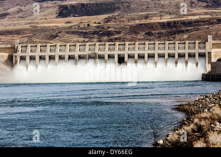 Chief Joseph Dam, zweitgrößte Produzent von macht in den USA, Wasserkraftwerk am Columbia River, Washington State, USA Stockfoto