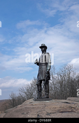 Statue des allgemeinen Gouverneur K. Warren, USA, an der Spitze des Little Round Top bei der Schlacht von Gettysburg, USA Bürgerkrieg Stockfoto