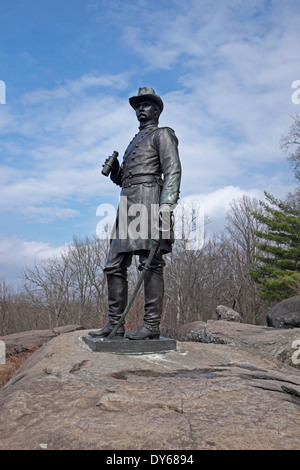 Statue des allgemeinen Gouverneur K. Warren, USA, an der Spitze des Little Round Top bei der Schlacht von Gettysburg, USA Bürgerkrieg Stockfoto