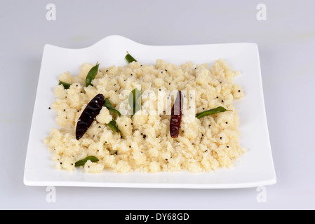 Upma oder Uppuma ist eine gemeinsame South Indian Frühstücksgericht Stockfoto