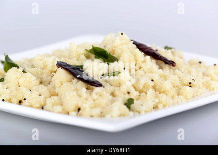 Upma oder Uppuma ist eine gemeinsame South Indian Frühstücksgericht Stockfoto