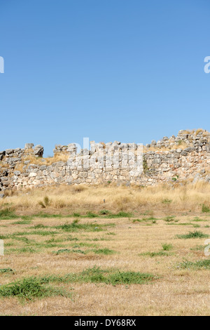 Ein Abschnitt Westseite mykenischen Zyklopenmauern Tiryns Peloponnes Griechenland möglicherweise port Mykene, Stockfoto