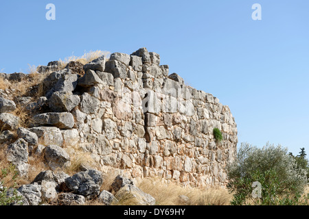 Ein Abschnitt Nord-westlichen Seite mykenischen Zyklopenmauern Tiryns Peloponnes Griechenland möglicherweise port Mykene, Stockfoto