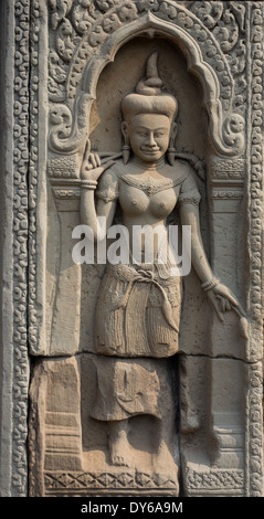 Schöne Aspara bei Baphuon, Siem Riep, Kambodscha. Stockfoto