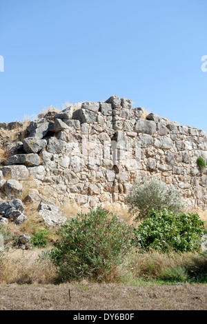 Ein Abschnitt Nord-westlichen Seite mykenischen Zyklopenmauern Tiryns Peloponnes Griechenland möglicherweise port Mykene, Stockfoto