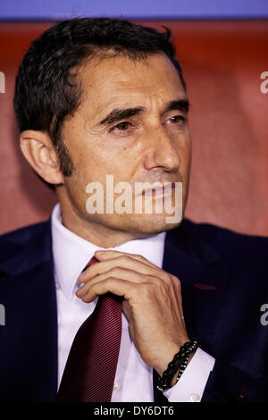 Valencia, Spanien. 7. April 2014. Trainer Ernesto Valverde von Athletic Bilbao blickt auf vor der La Liga Spiel UD Levante V Athletic Bilbao am Stadion Ciutat de Valencia, Valencia. Bildnachweis: Aktion Plus Sport/Alamy Live-Nachrichten Stockfoto