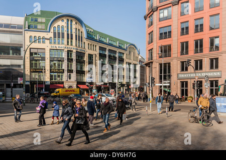 Hackeschen Markt mit Hackeschen Hoefe, Berlin, Deutschland Stockfoto