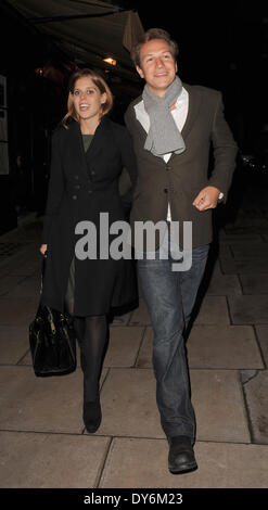 Prinzessin Beatrice und ihr Freund Dave Clark verlassen Lou Lou s Private Member ClubFeaturing: Prinzessin Beatrice, Dave Clark Where: London United KingdomWhen: 13. Dezember 2012 Stockfoto