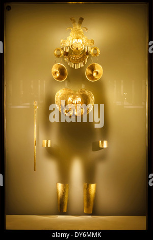Kopfschmuck, Brust, Zuckerrohr. Columbian gold Artefakte. Stockfoto