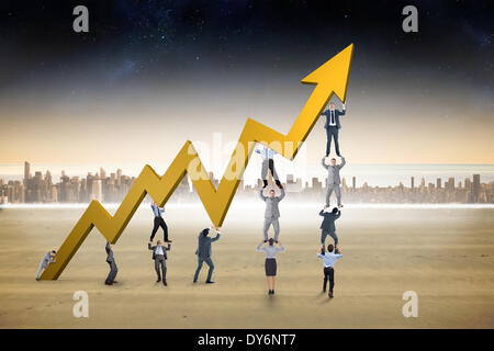 Zusammengesetztes Bild Business Teams mit Pfeil nach oben Stockfoto