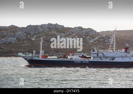 Fischerei-Patrouillenboot verlässt Port Stanley auf den Falklandinseln, die territoriale Warers für illegale Fischerei zu patrouillieren. Stockfoto