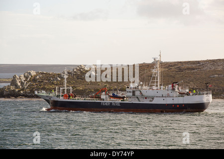 Fischerei-Patrouillenboot verlässt Port Stanley auf den Falklandinseln, die territoriale Warers für illegale Fischerei zu patrouillieren. Stockfoto