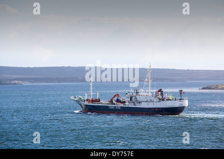 Fischerei-Patrouillenboot verlässt Port Stanley auf den Falklandinseln, die territoriale Warers für illegale Fischerei zu patrouillieren. Stockfoto