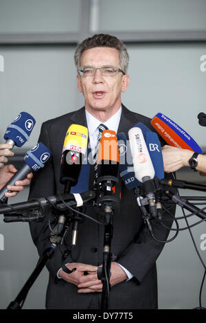 Berlin, Deutschland. 8. April 2014. Presseerklärung von Thomas de Maizière (CDU), Bundesminister des Innern, auf das Urteil des Europäischen Gerichtshofs (EuGH) in Sachen Bestandsdaten Speicher realisiert auf der Ebene der Fraktion des Reichstags in Berlin. / Bild: Heiko Maas, Bundesminister der Justiz. (Foto von Reynaldo Paganelli/NurPhoto) Bildnachweis: Reynaldo Paganelli/NurPhoto/ZUMAPRESS.com/Alamy Live-Nachrichten Stockfoto