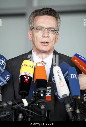 Berlin, Deutschland. 8. April 2014. Presseerklärung von Thomas de Maizière (CDU), Bundesminister des Innern, auf das Urteil des Europäischen Gerichtshofs (EuGH) in Sachen Bestandsdaten Speicher realisiert auf der Ebene der Fraktion des Reichstags in Berlin. / Bild: Heiko Maas, Bundesminister der Justiz. (Foto von Reynaldo Paganelli/NurPhoto) Bildnachweis: Reynaldo Paganelli/NurPhoto/ZUMAPRESS.com/Alamy Live-Nachrichten Stockfoto