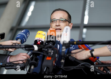 Berlin, Deutschland. 8. April 2014. Presseerklärung der Bundesminister der Justiz Heiko Maas auf das Urteil des Europäischen Gerichtshofs (EuGH) in Sachen Lager Datenspeicherung auf der Ebene der Fraktion des Reichstags in Berlin, am 8. April 2014 realisiert. / Bild: Heiko Maas, Bundesminister der Justiz. (Foto von Reynaldo Paganelli/NurPhoto) Bildnachweis: Reynaldo Paganelli/NurPhoto/ZUMAPRESS.com/Alamy Live-Nachrichten Stockfoto