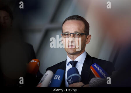 Berlin, Deutschland. 8. April 2014. Presseerklärung der Bundesminister der Justiz Heiko Maas auf das Urteil des Europäischen Gerichtshofs (EuGH) in Sachen Lager Datenspeicherung auf der Ebene der Fraktion des Reichstags in Berlin, am 8. April 2014 realisiert. / Bild: Heiko Maas, Bundesminister der Justiz. (Foto von Reynaldo Paganelli/NurPhoto) Bildnachweis: Reynaldo Paganelli/NurPhoto/ZUMAPRESS.com/Alamy Live-Nachrichten Stockfoto