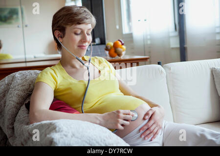 Auskultation, schwangere Frau Stockfoto