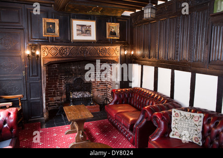 Großbritannien, England, East Sussex, Roggen, Mermaid Inn, Stein Kamin von Schiffs-Vorschaltgerät Stockfoto