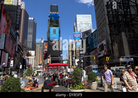 New Yorker Straßenszene Duffy Square Broadway und Seventh Avenue Times Square Gegend Stockfoto