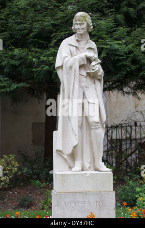 Statue von Voltaire (François-Marie Arouet 21. November 1694 – 30. Mai 1778) Stockfoto