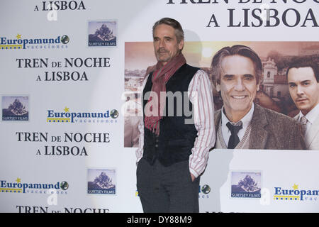 Madrid, Spanien. 9. April 2014. Englischer Schauspieler Jeremy Irons posiert für Fotografen während der Fototermin seines neuen Films "Nachtzug nach Lissabon" in Madrid, Spanien auf Mittwoch, 9. April 2014. (Foto von Oscar Gonzalez/NurPhoto) Bildnachweis: Oscar Gonzalez/NurPhoto/ZUMAPRESS.com/Alamy Live-Nachrichten Stockfoto