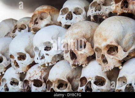 Schädel, angezeigt in der Killing Fields (Choeung Ek) Gedenkstätte in Phnom Penh, Kambodscha Stockfoto