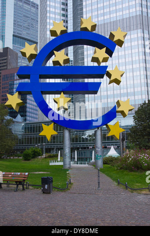 Euro-Symbol vor der EZB Gebäude, Frankfurt Am Main, Hessen, Deutschland, Europa Stockfoto