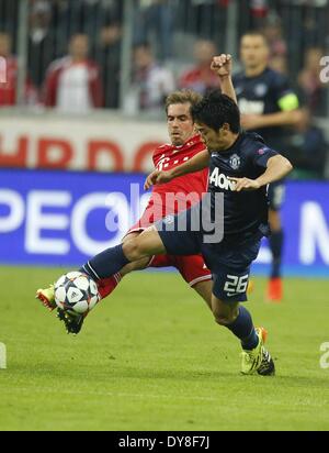 München, Allianz Arena. 9. April 2014. UEFA Champions League Viertelfinale, Rückspiel. FC Bayern München gegen Manchester United. Philipp Lahm (FCB-21) von Shinji KAGAWA, MANU Kredit in Frage gestellt: Action Plus Sport/Alamy Live News Stockfoto