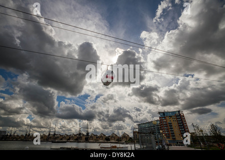 Emirates Air Line Seilbahn in East London, UK. Stockfoto