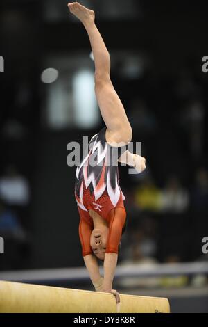 Tokio, Japan. 5. April 2014. Asuka Teramoto (JPN) Kunstturnen: FIG Kunstturnen World Cup Tokio CUP 2014 Women Einzelmehrkampf, Schwebebalken, am Tokyo Metropolitan Gymnasium in Tokio, Japan. © Hitoshi Mochizuki/AFLO/Alamy Live-Nachrichten Stockfoto