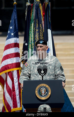 US Armee-Stabschef General Raymond T. Odierno bei Trauerfeier für 3 Soldaten schießen auf Fort Hood Army Post Stockfoto