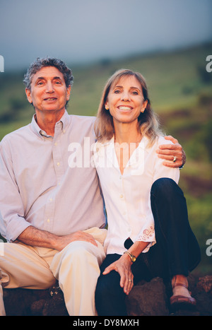 Glücklich liebende Mitte paar im Alter von Stockfoto