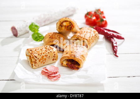 Panini Alla Pizzaiola, Pizza Brötchen gefüllt mit chili Stockfoto